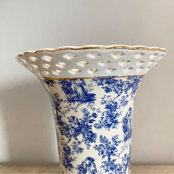 Vintage Accents Vintage Blue And White Toile Vase Formalities Baum